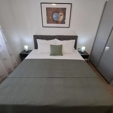 - New Διαμέρισμα Σπλιτ