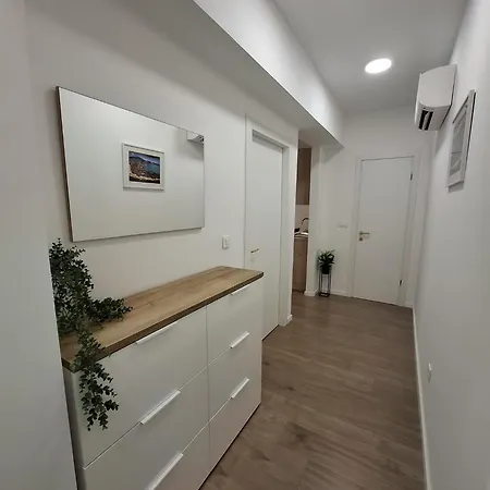 - New Διαμέρισμα *